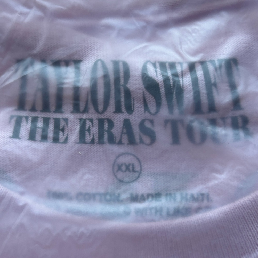 🆕 Authentic Merch - Taylor Swift The Eras Tour Pink T-Shirt - Picture 3 of 4
